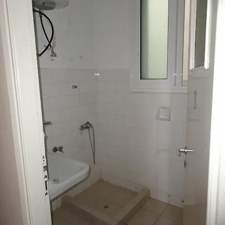 Adonis Hotel Piraeus